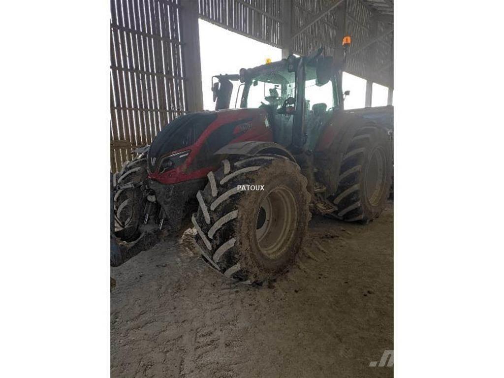 Valtra T214 DIRECT Traktorer