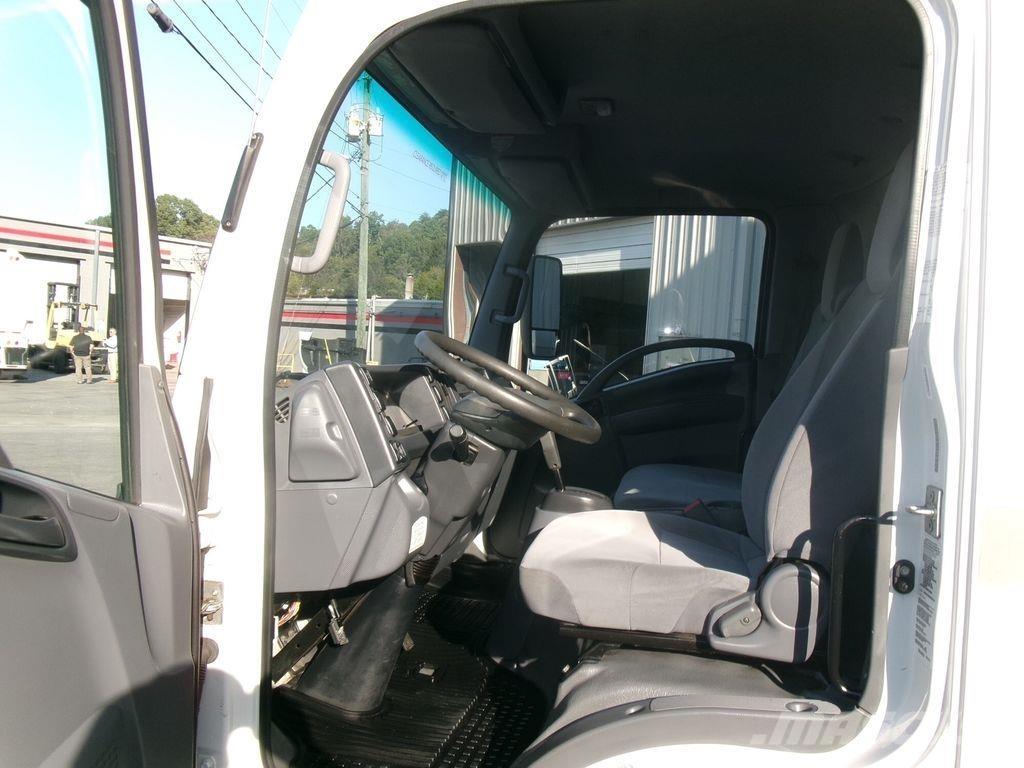 Isuzu NPR Skapbiler