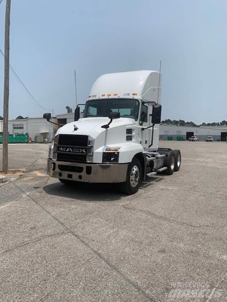 Mack CXU613 Trekkvogner