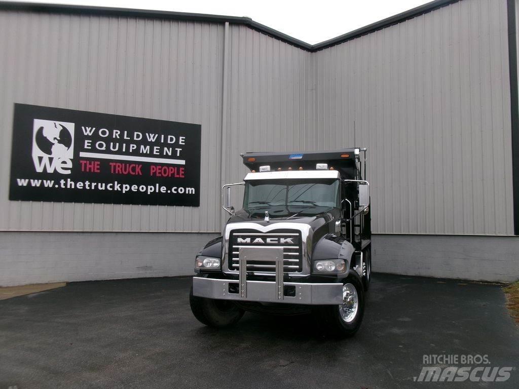Mack GR64F Tippbil