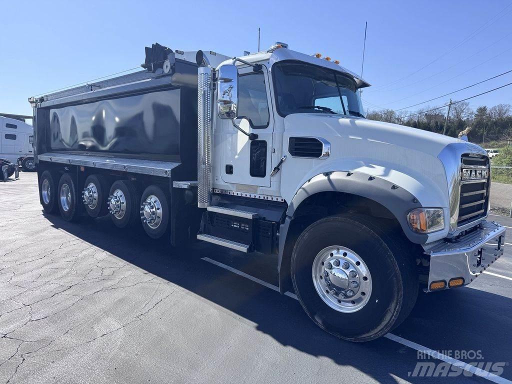 Mack GR64F Tippbil