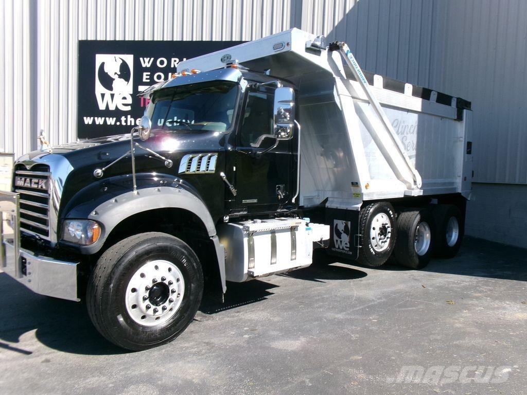 Mack GR64F Tippbil