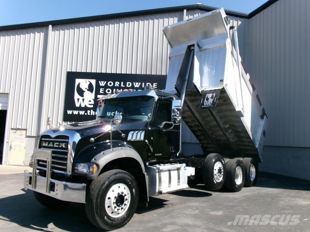 Mack GR64F Tippbil