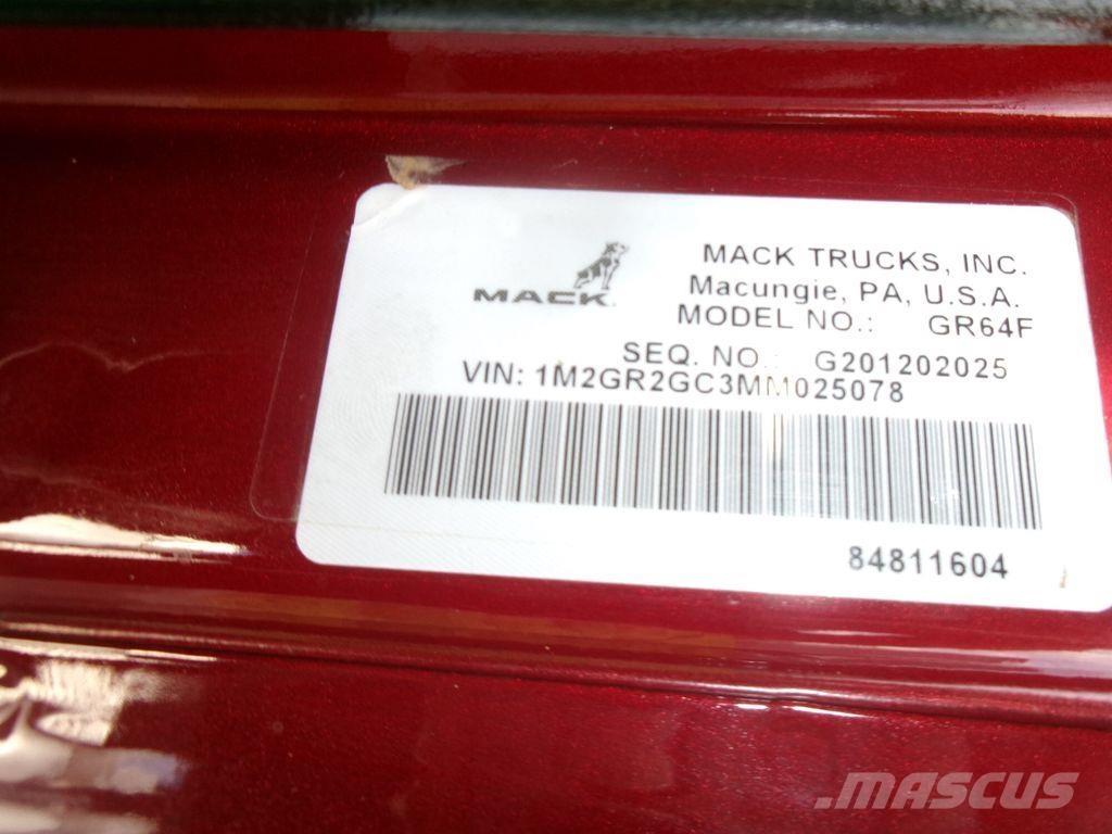 Mack GR64F Tippbil