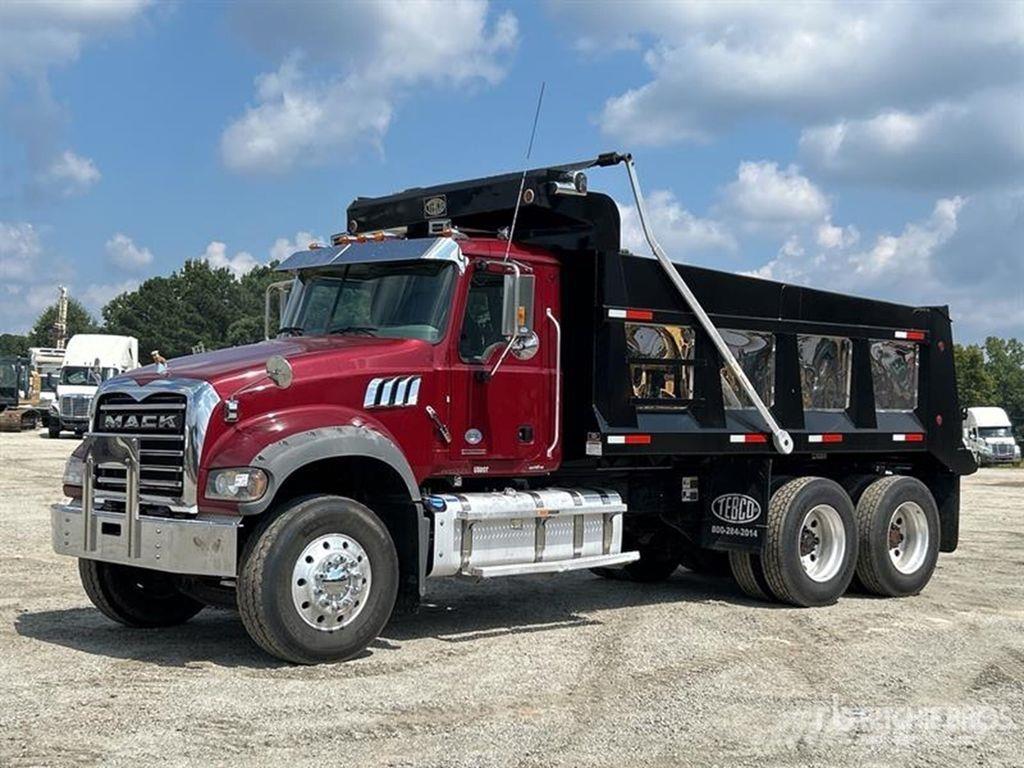 Mack GR64F Tippbil