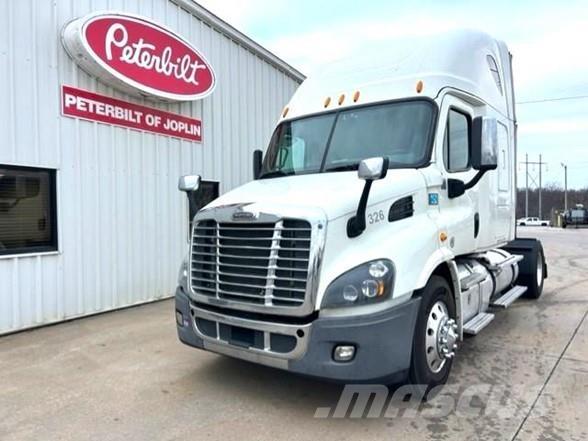 Freightliner CASCADIA 113 Trekkvogner