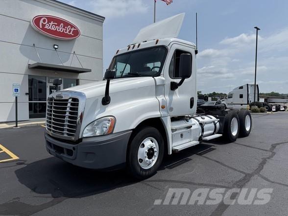 Freightliner CASCADIA 113 Trekkvogner
