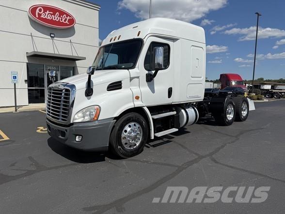 Freightliner CASCADIA 116 Trekkvogner