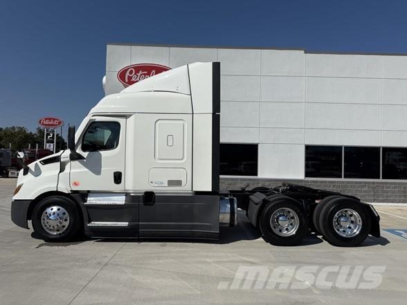 Freightliner CASCADIA 116 Trekkvogner