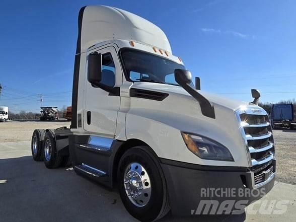 Freightliner CASCADIA 126 Trekkvogner