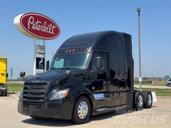 Freightliner CASCADIA 126 Trekkvogner