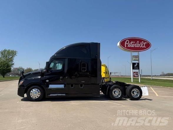 Freightliner CASCADIA 126 Trekkvogner