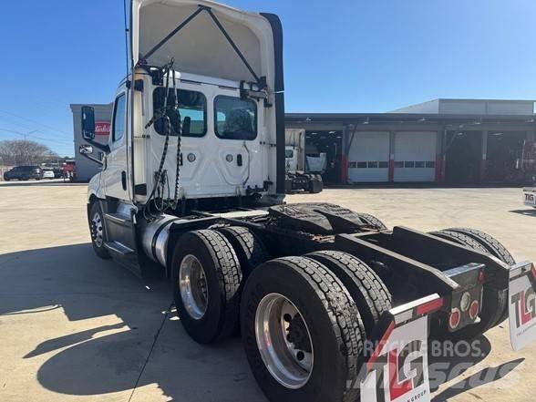 Freightliner CASCADIA 126 Trekkvogner