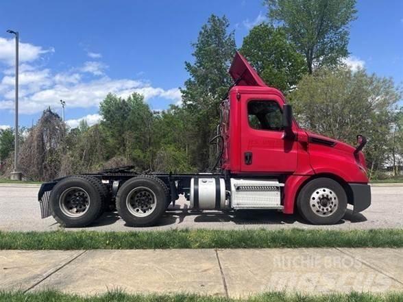 Freightliner CASCADIA 126 Trekkvogner