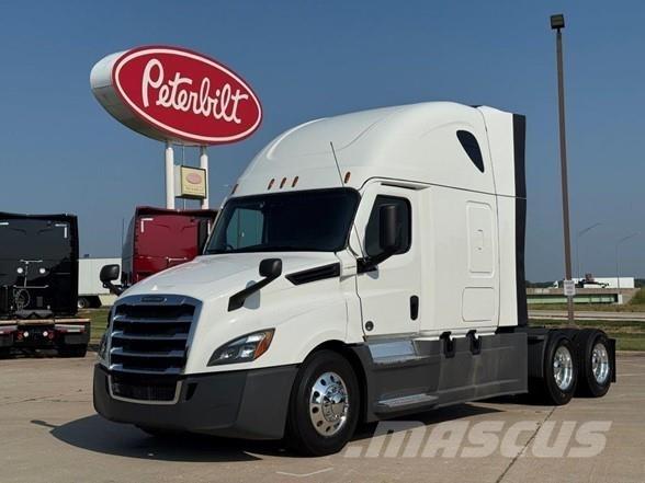 Freightliner CASCADIA 126 Trekkvogner