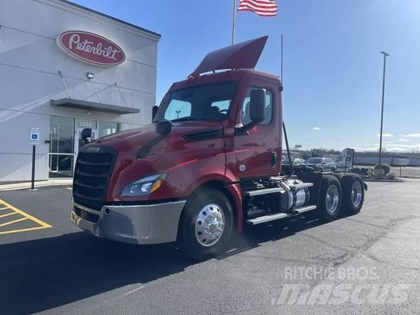 Freightliner CASCADIA 126 Trekkvogner