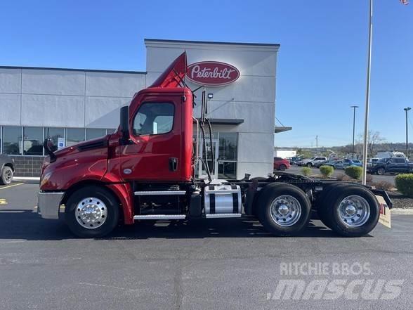 Freightliner CASCADIA 126 Trekkvogner