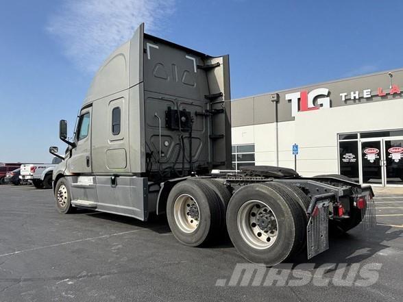 Freightliner CASCADIA 126 Trekkvogner