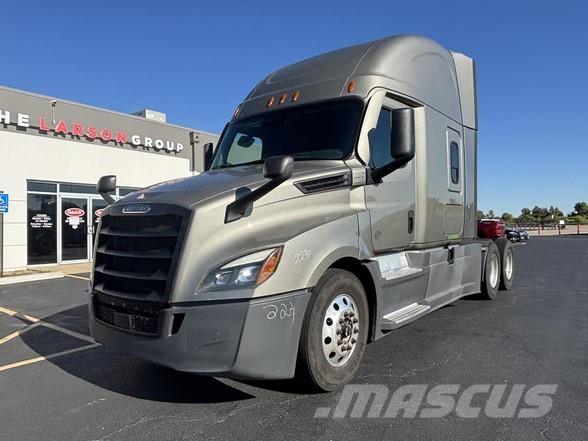 Freightliner CASCADIA 126 Trekkvogner