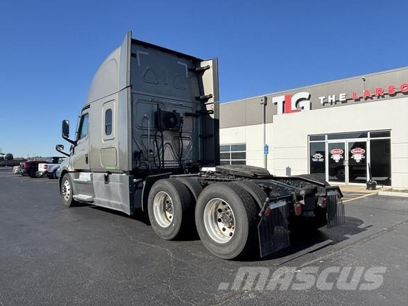 Freightliner CASCADIA 126 Trekkvogner