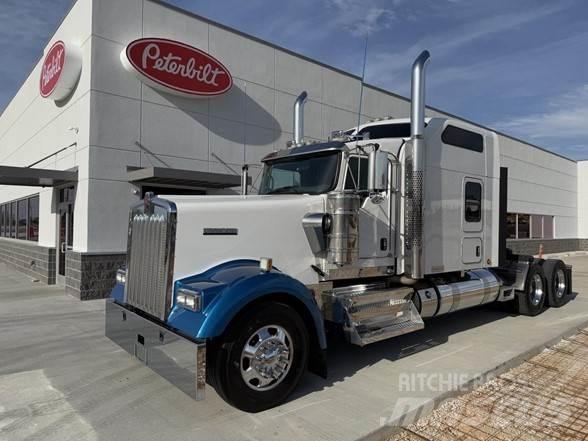 Kenworth W900B Trekkvogner