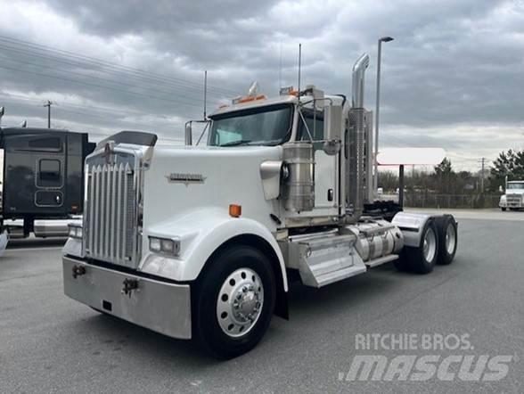Kenworth W900L Trekkvogner