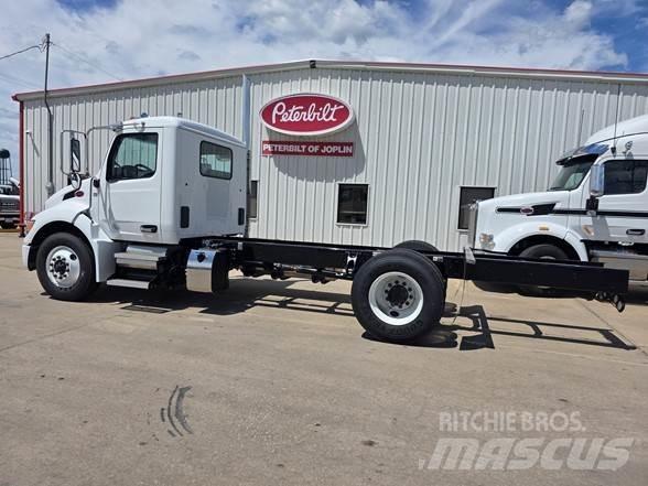 Peterbilt 536 Chassis