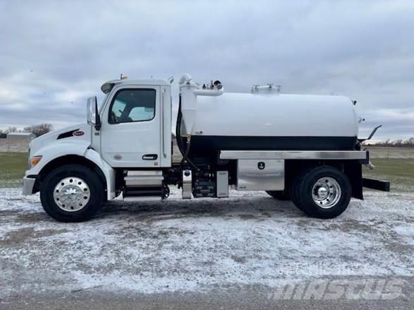 Peterbilt 536 Tankbiler