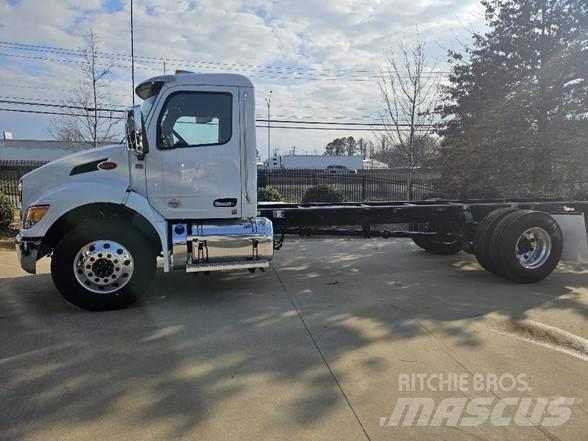 Peterbilt 536 Chassis