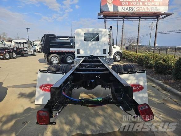 Peterbilt 536 Chassis