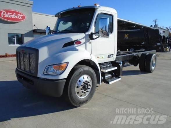 Peterbilt 536 Chassis
