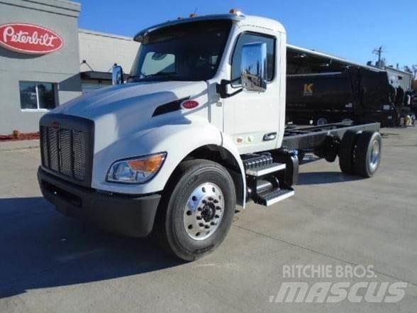 Peterbilt 536 Chassis