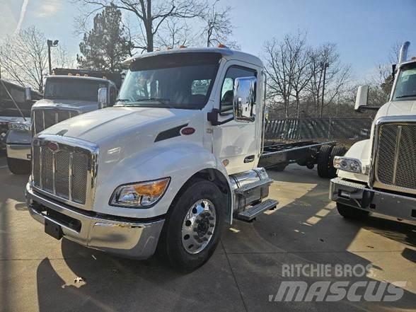 Peterbilt 536 Chassis