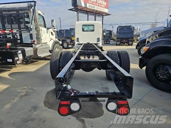 Peterbilt 536 Chassis