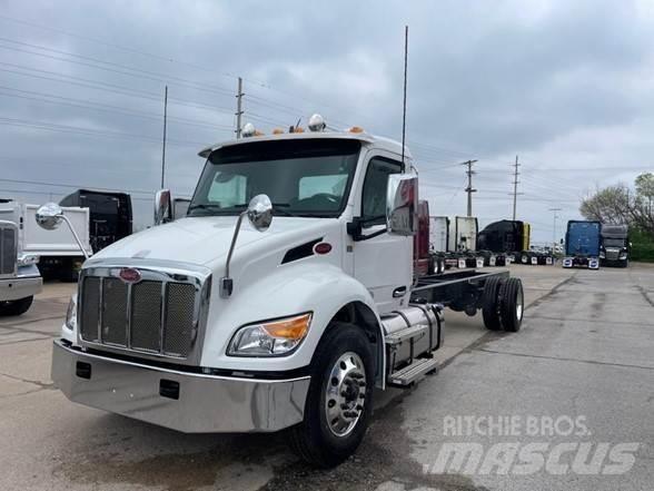 Peterbilt 536 Chassis