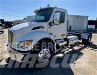Peterbilt 537 Chassis