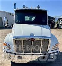 Peterbilt 537 Chassis