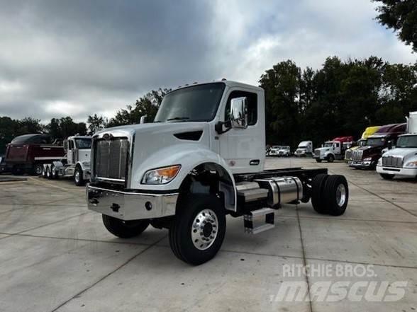 Peterbilt 548 Chassis