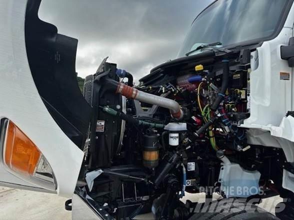 Peterbilt 548 Chassis