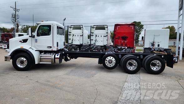 Peterbilt 567 Chassis
