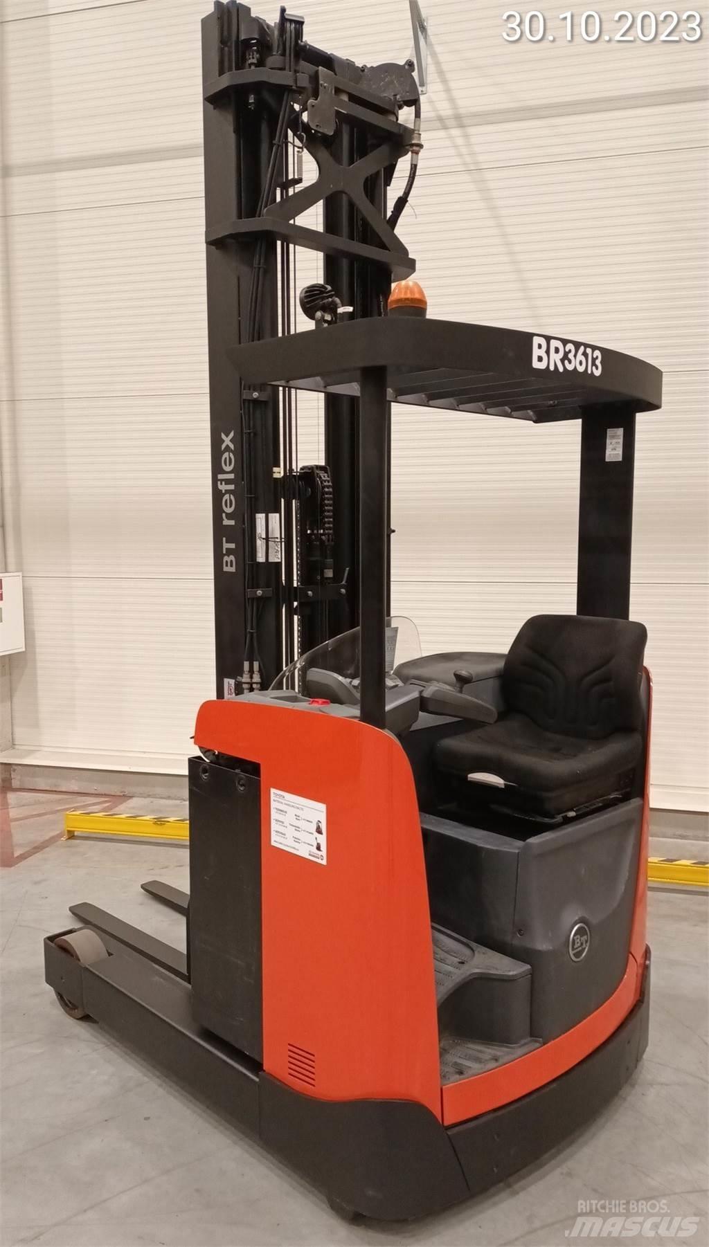 BT RRE140B Skyvemasttruck