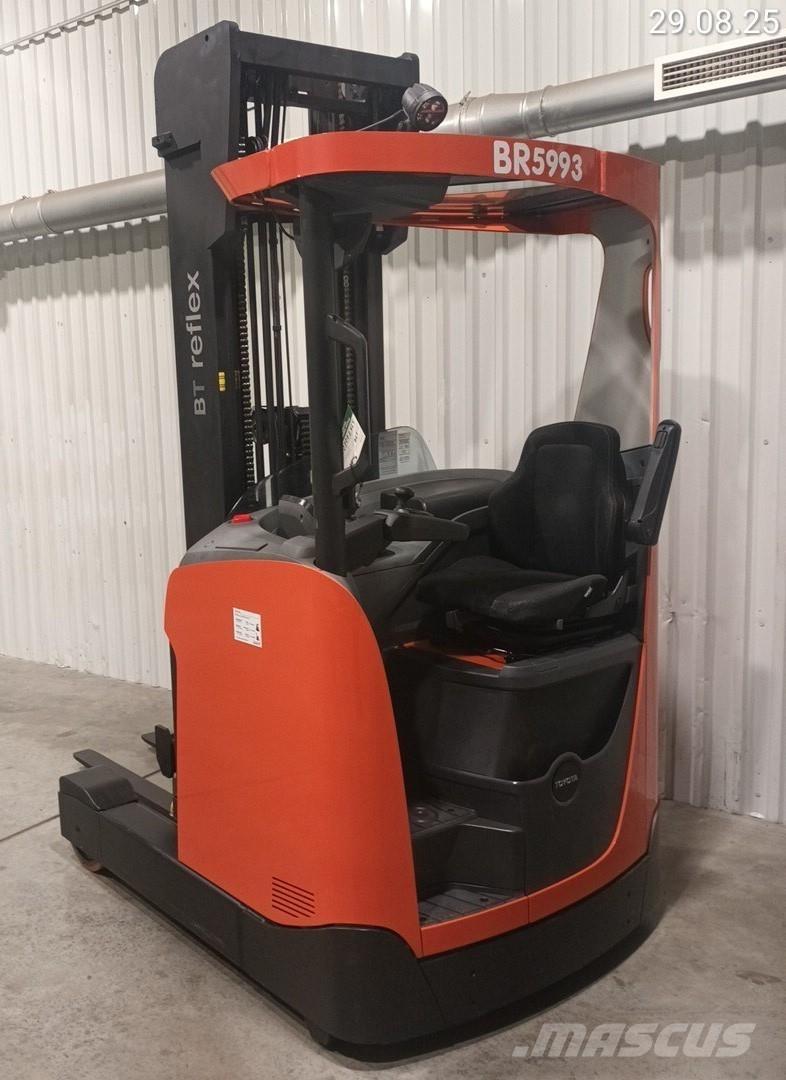 BT RRE140H Skyvemasttruck