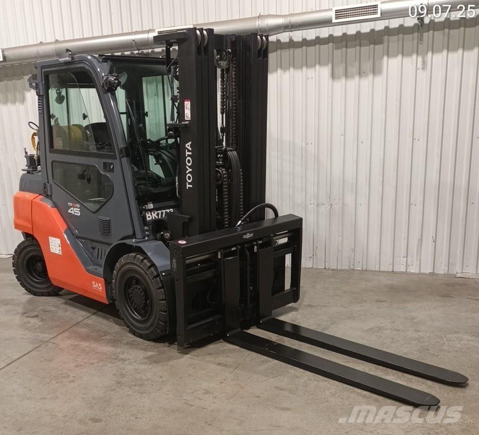 Toyota 8FG40F Propan trucker