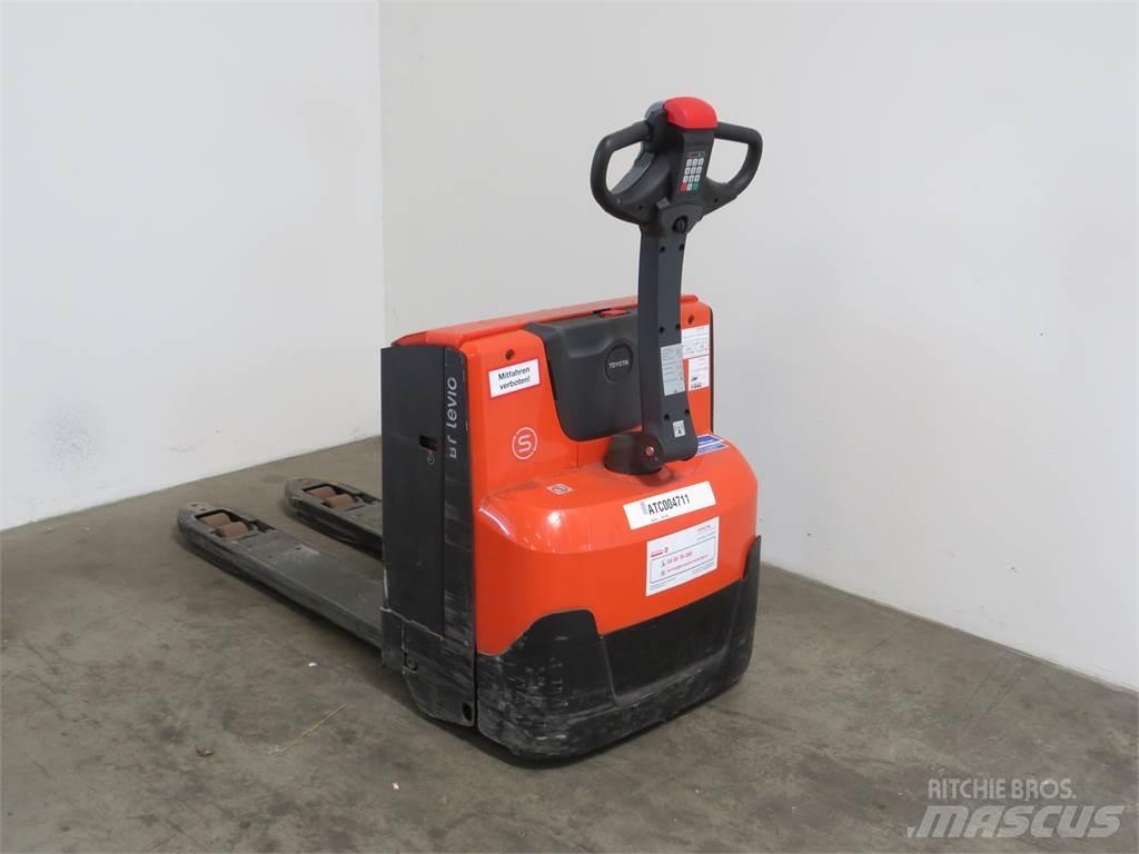Toyota LWE180 Jekketralle