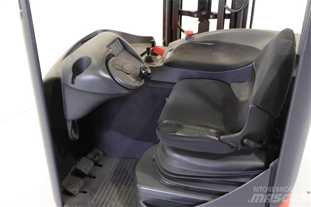 Linde R10CS Skyvemasttruck