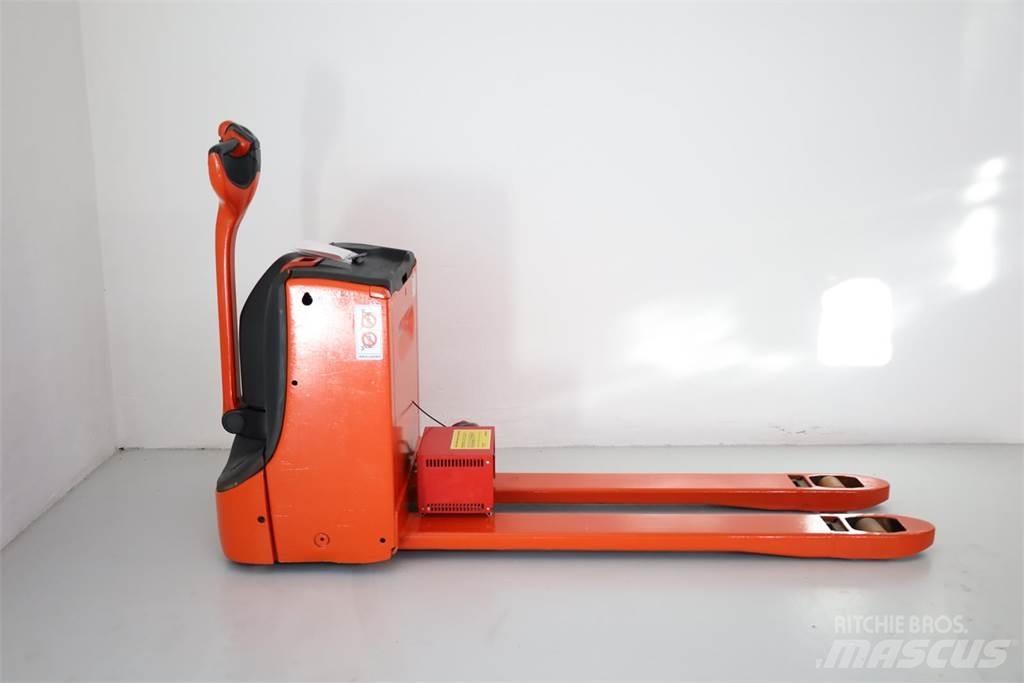 Linde T-18 Lavtløftende truck
