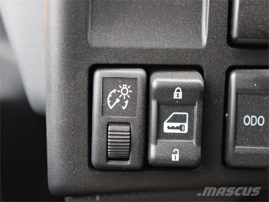 Isuzu NRR Tippbil