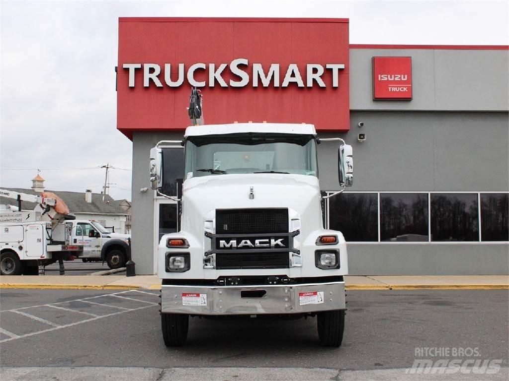 Mack MD6 Kranbil