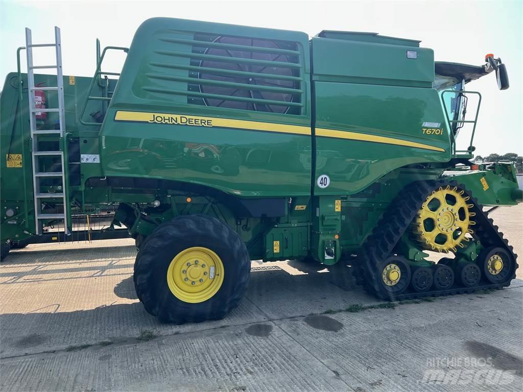 John Deere T670I Skurtreskere