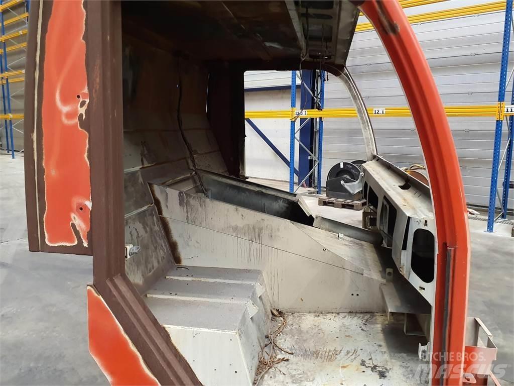 PPM ATT lower cabin Førerhus og Interiør